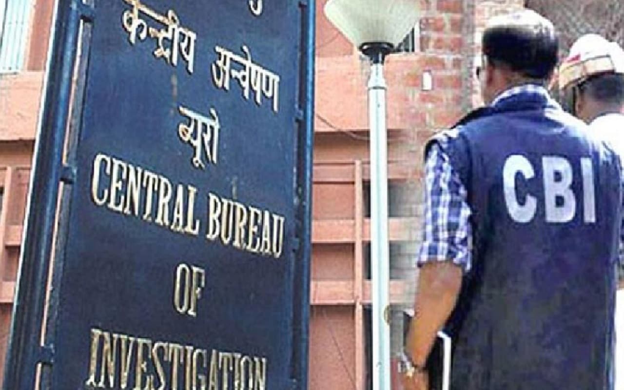 Liquor Scam: दिल्ली शराब नीति घोटाले में पहली गिरफ्तारी, CBI के हत्थे चढ़ा केजरीवाल का करीबी विजय नायर