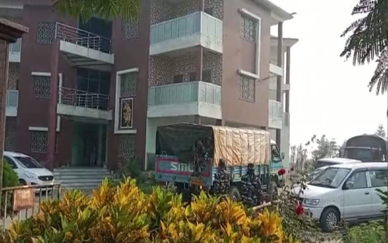 सीबीआई अस्थायी कैंप के सील किये गये दो कमरे खोले गये
