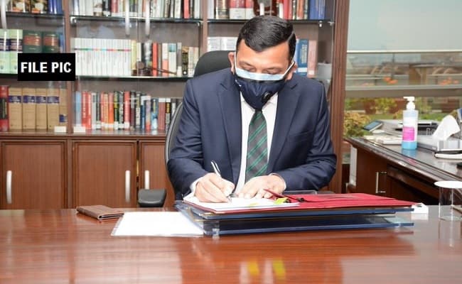 फोन टैपिंग डेटा लीक केस: CBI निदेशक को मुंबई पुलिस की साइबर सेल ने किया तलब