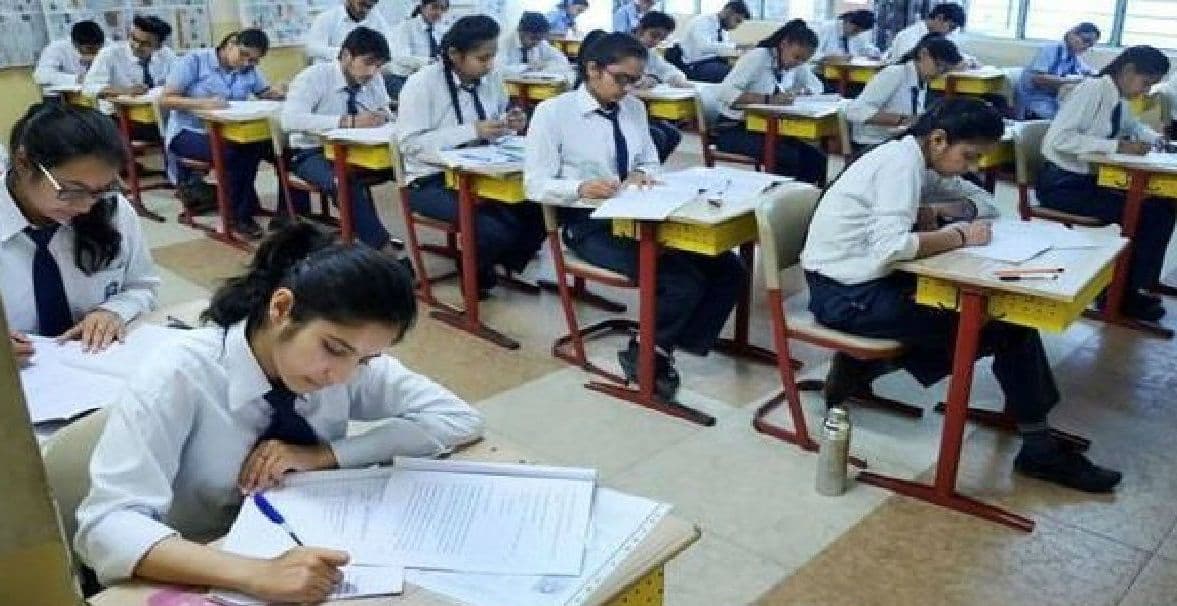 CBSE Schools: सीबीएसई ने बिहार और झारखंड के 36 स्कूलों की मान्यता रद्द की, यहां पढ़े पूरी खबर...