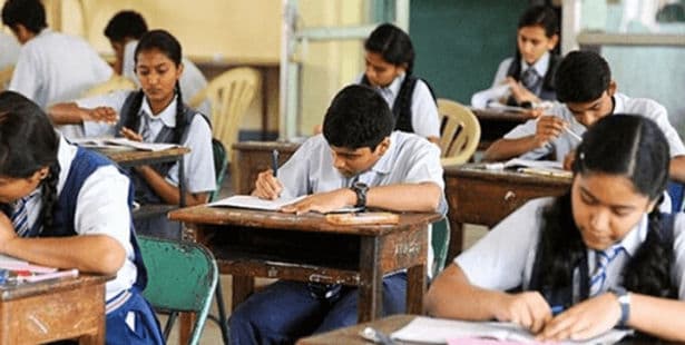 Dengue Cases: डेंगू के बढ़ते प्रकोप के बीच अलर्ट मोड पर योगी सरकार, छात्रों के लिए जारी किए ये निर्देश