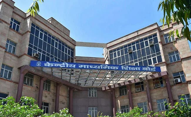 CBSE ने किया 9वीं से 12वीं तक के प्रश्नपत्र पैटर्नों में बदलाव, जानिए कब से होगा लागू CBSE ने किया 9वीं से 12वीं तक के प्रश्नपत्र पैटर्नों में बदलाव, जानिए कब से होगा लागू