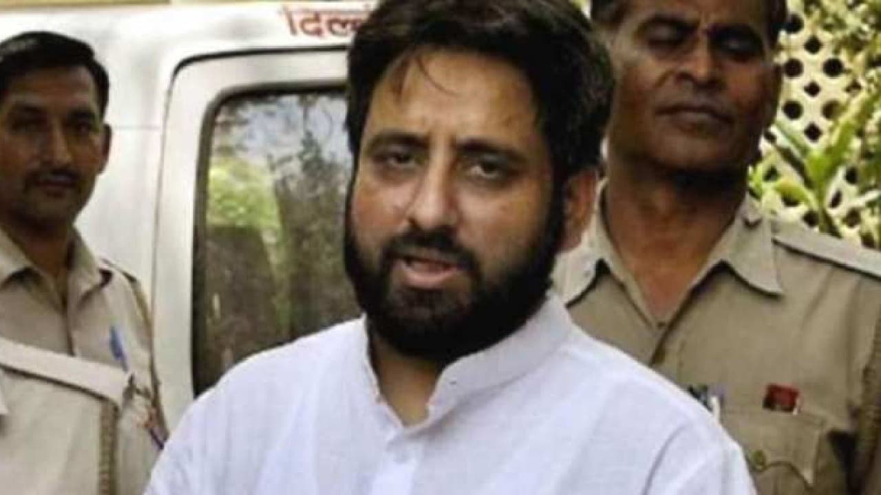 ACB की छापेमारी के बाद 'आप' नेता अमानतुल्ला खान गिरफ्तार, जानें क्या है पूरा मामला