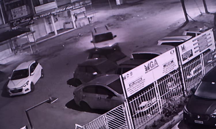 बोकारो में चोरों के कारनामे, 3 बड़ी गाड़ियों पर किया हाथ साफ, अब खंगाले जा रहे CCTV फुटेज