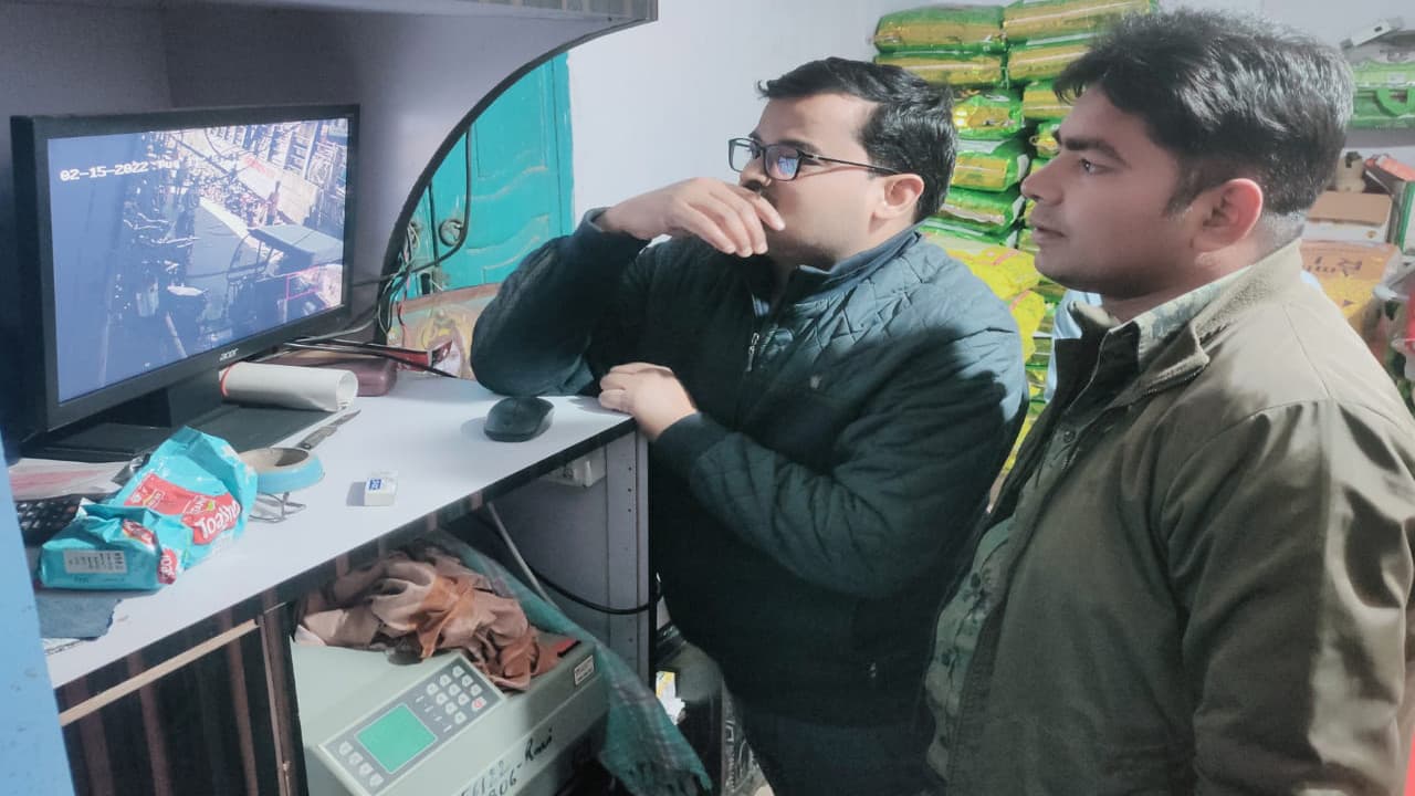 स्कूटी के डिक्की में रुपये लेकर चलना खतरे से खाली नहीं, कोडरमा में अपराधियों ने उड़ाये 4 लाख रुपये