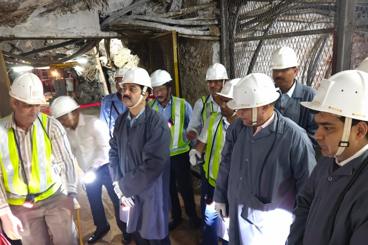 केंद्रीय खान सचिव विवेक भारद्वाज पहली बार पहुंचे सुरदा माइंस, केंदाडीह माइंस व राखा कॉपर माइंस, कही ये बात