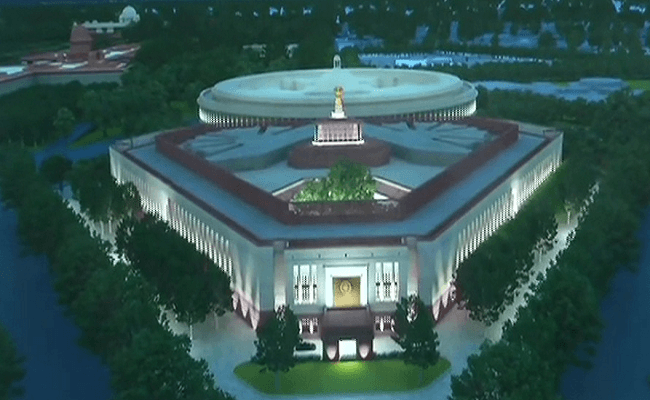 New Parliament House: ऐसा होगा देश का नया संसद भवन,1300 से ज्यादा सांसदों के बैठने की होगी व्यवस्था, PM मोदी रखेंगे नींव