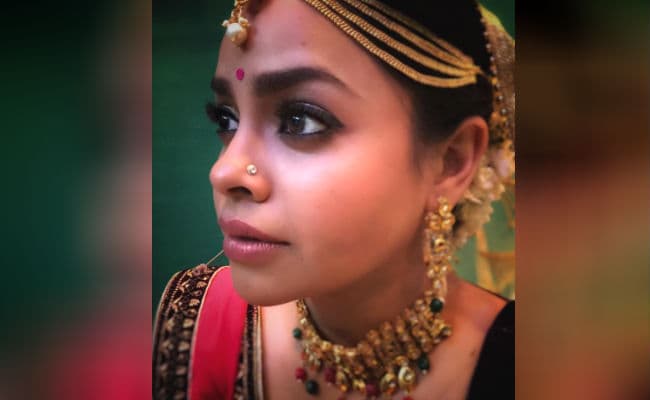 ट्रेडिशनल लुक में भी कपिल की 'भूरी' का जलवा, आप भी देखिए सुमोना चक्रवर्ती का खास अंदाज