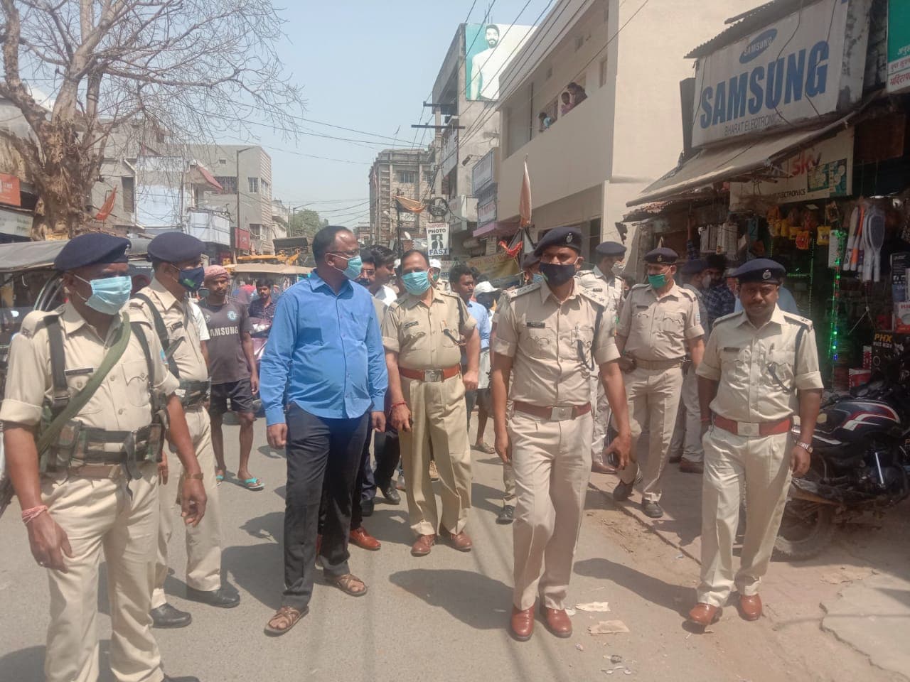 चाईबासा जिले में चला अतिक्रमण हटाओ अभियान, कई दुकानदारों के समान जब्त, जुर्माने भी वसूले गये