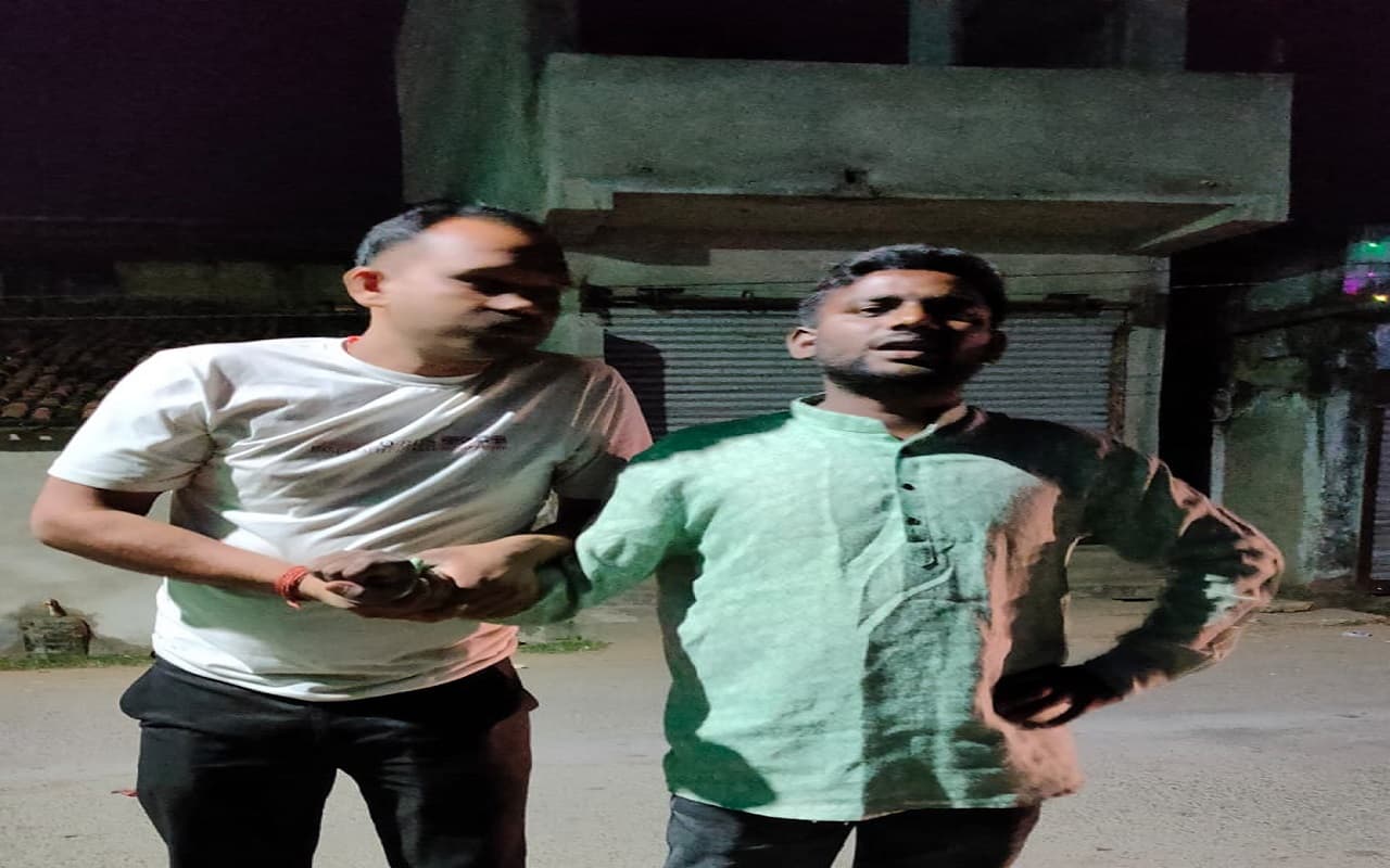 पश्चिमी सिंहभूम में शराब दुकान के सेल्समैन को पेट्रोल डालकर जिंदा जलाने की कोशिश, दोनों आरोपियों को जेल