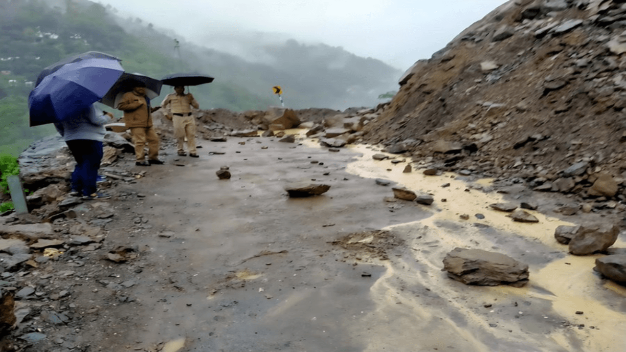 Weather Forecast : भारी बारिश से केरल में ‘रेड अलर्ट’, दिल्ली समेत इन राज्यों में ‘येलो अलर्ट’