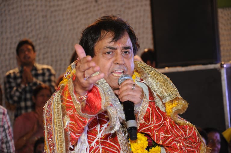 VIRAL: कोरोना वायरस से अब बचाएंगी मां दुर्गा! देखें VIDEO