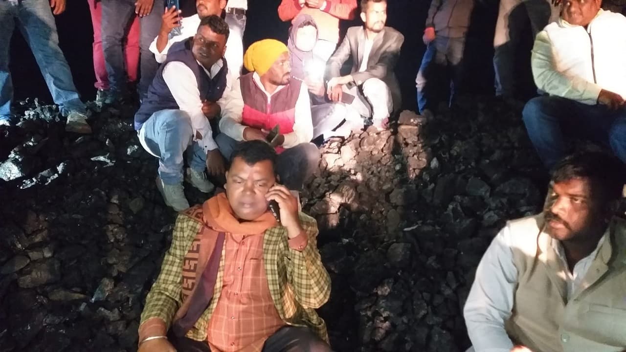 झारखंड में कोयला तस्करी की खुली पोल, सांसद चंद्रप्रकाश चौधरी ने पकड़ा 250 टन अवैध कोयला, कह दी बड़ी बात