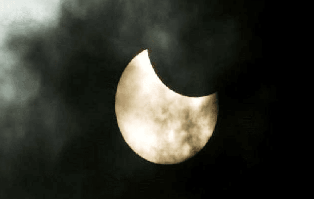 Chandra Grahan 2021 : चंद्र ग्रहण आज, इन 5 राशि वालों के लिए शुभ रहेगा साल का आखिरी चंद्र ग्रहण