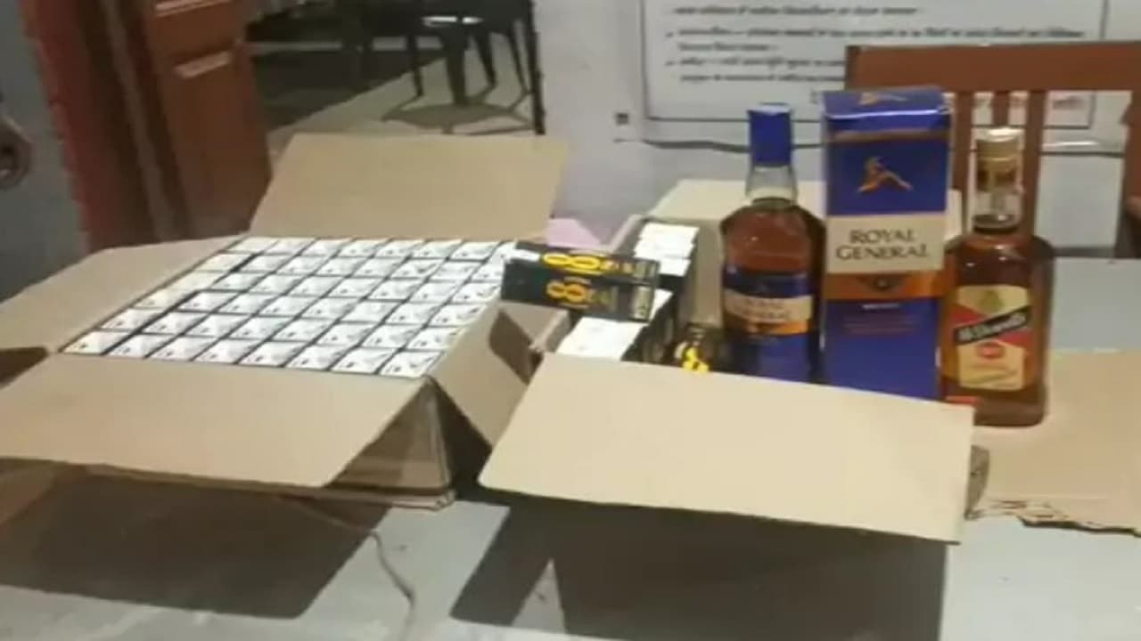 JDU नेता के घर से छपरा में मिली भारी मात्रा में शराब, बोले- मैं नहीं रहता वहां, मुझे फंसाया जा रहा