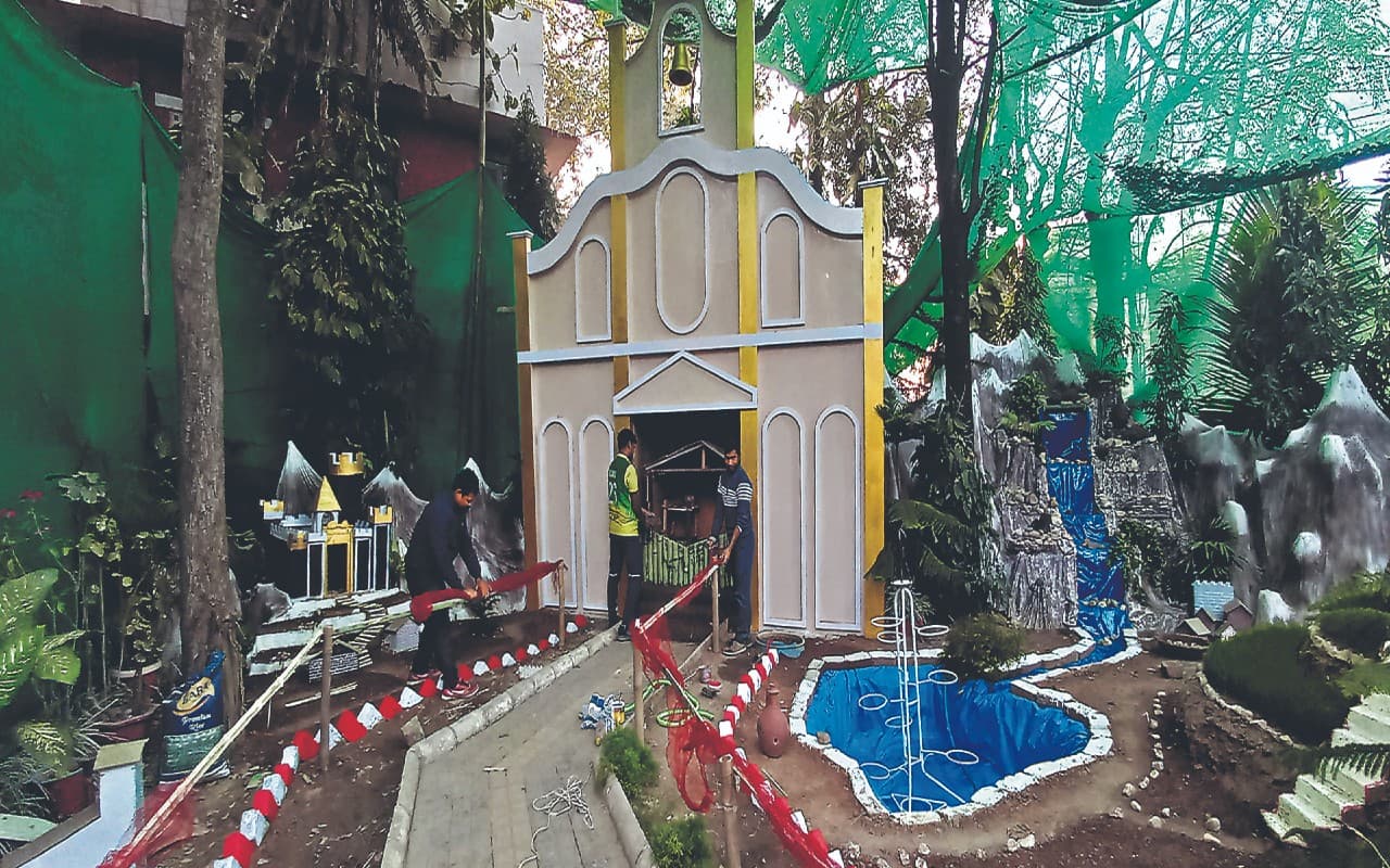 Christmas 2022: रांची में प्रभु यीशु के स्वागत के लिए तैयार किया जा रहा डिजाइनर चरनी