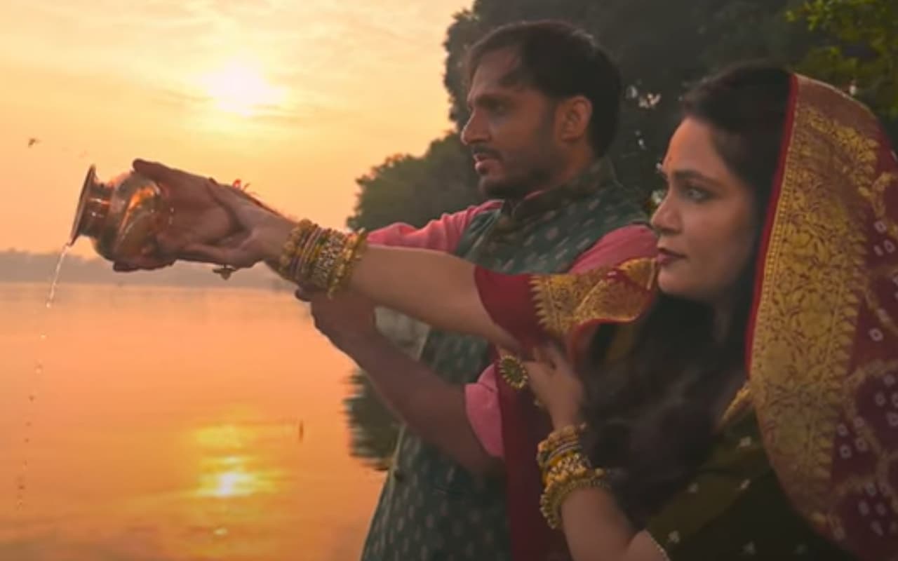 Nilotpal Mrinal Chhath Geet 2023: नीलोत्पल मृणाल का नया छठ गीत 'डूबतो प शीश नवैया' रिलीज, देखें वीडियो