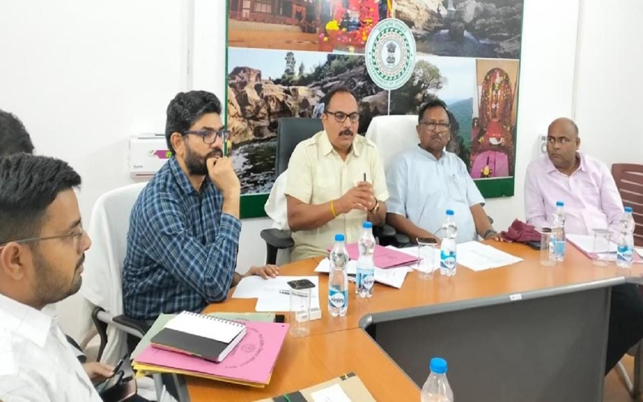 निजी क्षेत्र में 75% स्थानीय युवाओं को मिले नौकरी, विधानसभा की विशेष समिति की बैठक में बोले अध्यक्ष नलिन सोरेन