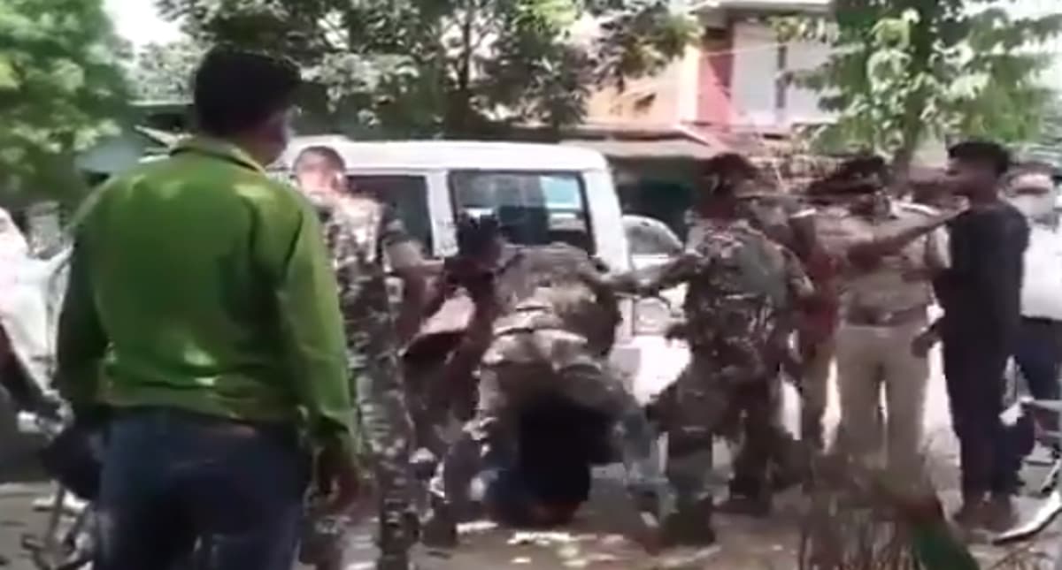 Jharkhand News : चतरा में आर्मी जवान के साथ मारपीट मामले में एसपी ने की कार्रवाई, 2 ASI को किया सस्पेंड