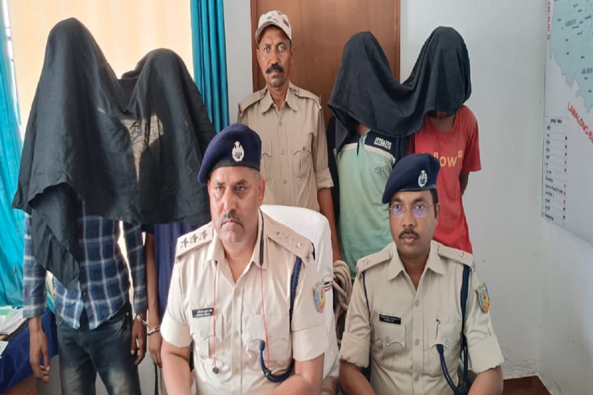 चतरा पुलिस ने ब्राउन शुगर के साथ चार युवकों को किया गिरफ्तार, भेजा जेल