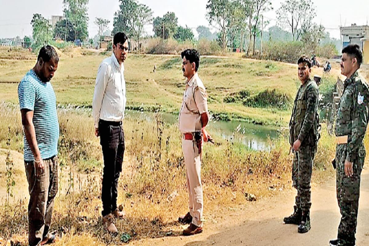 लोहरदगा के सेन्हा में थाना प्रभारी ने छठ पर्व को लेकर घाटों का किया निरीक्षण