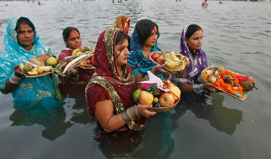 Chhath Puja 2021: छठ का पहला अ‌र्घ्य आज, जानें UP के 10 शहरों में सूर्यास्त का समय