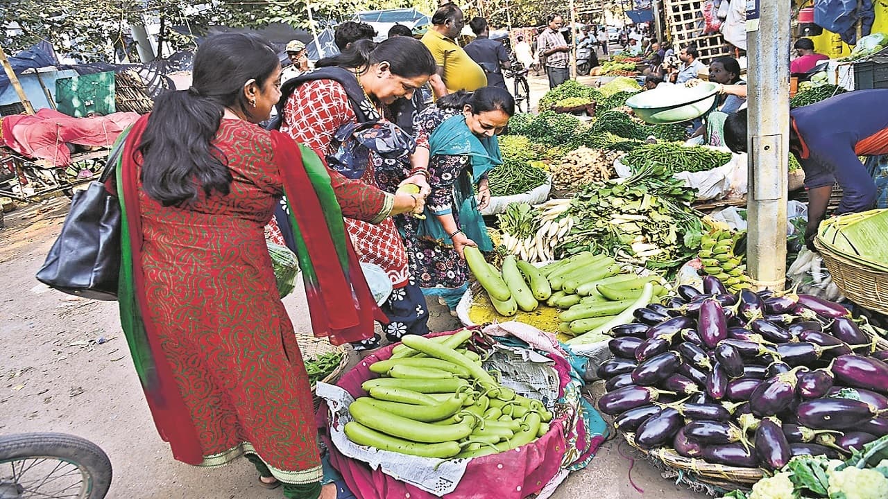 धनबाद में छठ को लेकर बाजार में रौनक, प्रशासन का क्या है खास इंतजाम