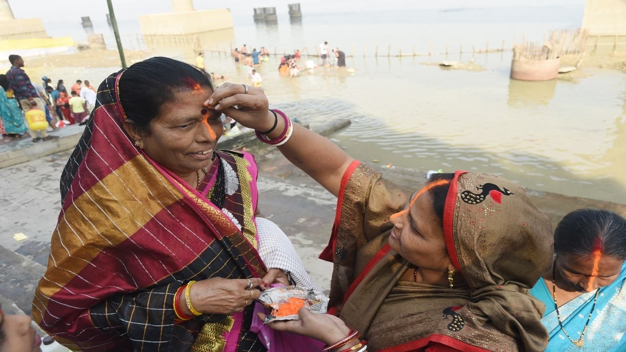 PHOTOS: बिहार में छठ 2023 की हुई शुरुआत, गंगा घाट समेत महापर्व से जुड़ी खास तस्वीरें देखिए..
