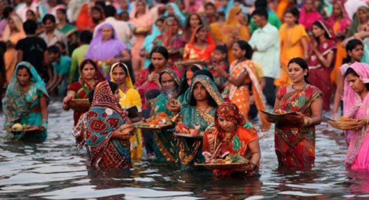 Chhath 2021: घाट पर जाने से पहले बच्चों के जेब में पता और फोन नंबर लिखकर रख दें पर्ची- पटना कमिश्नर
