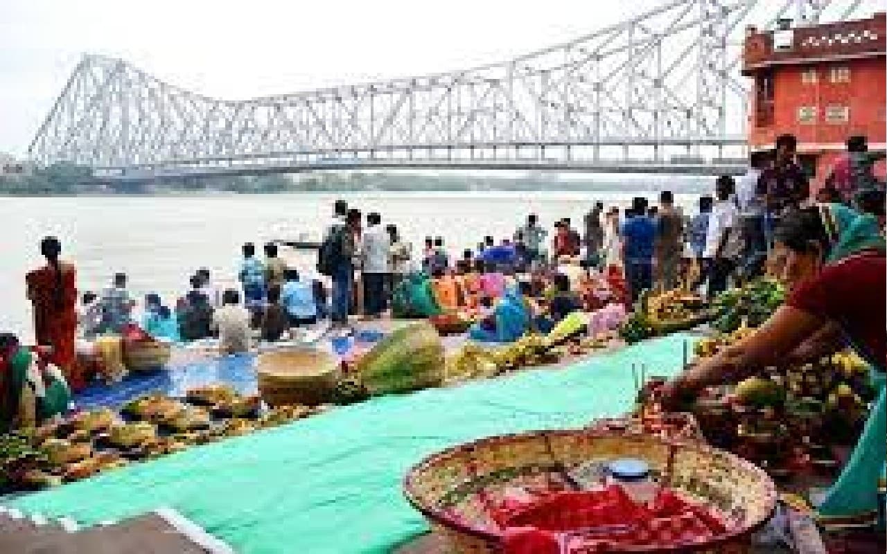 छठपूजा को लेकर घाटों पर तैयारियां शुरु, हावड़ा के 139 घाटों पर रहेंगे दो हजार पुलिसकर्मी छठपूजा को लेकर घाटों पर तैयारियां शुरु, हावड़ा के 139 घाटों पर रहेंगे दो हजार पुलिसकर्मी