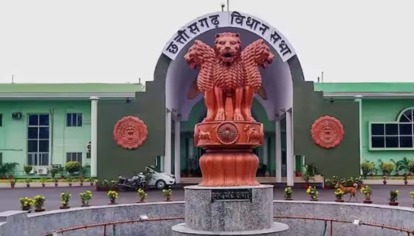 छत्तीसगढ़ विधानसभा में हंगामा, भाजपा ने सरकार पर संविदा कर्मचारियों से किये वादे पूरे नहीं करने का लगाया आरोप