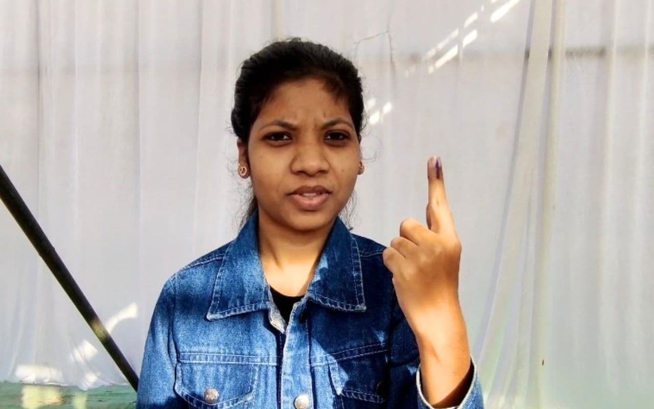 PHOTOS: छत्तीसगढ़ विधानसभा चुनाव 2023 में लोकतंत्र के महापर्व के दूसरे चरण में ऐसा रहा मतदाताओं का उत्साह