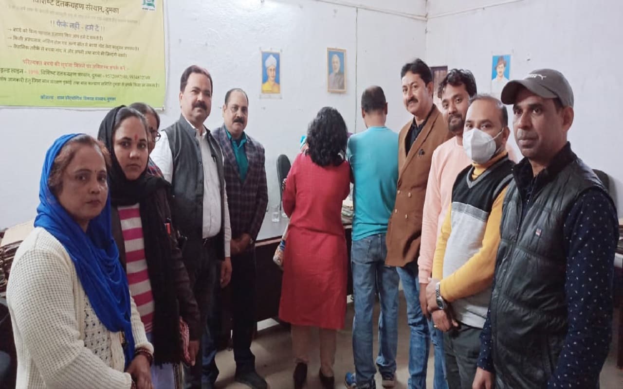 Jharkhand : कोलकाता के निःसंतान प्रोफेसर दंपती की सूनी गोद भरी, वर्षों की मुराद झारखंड में ऐसे हुई पूरी