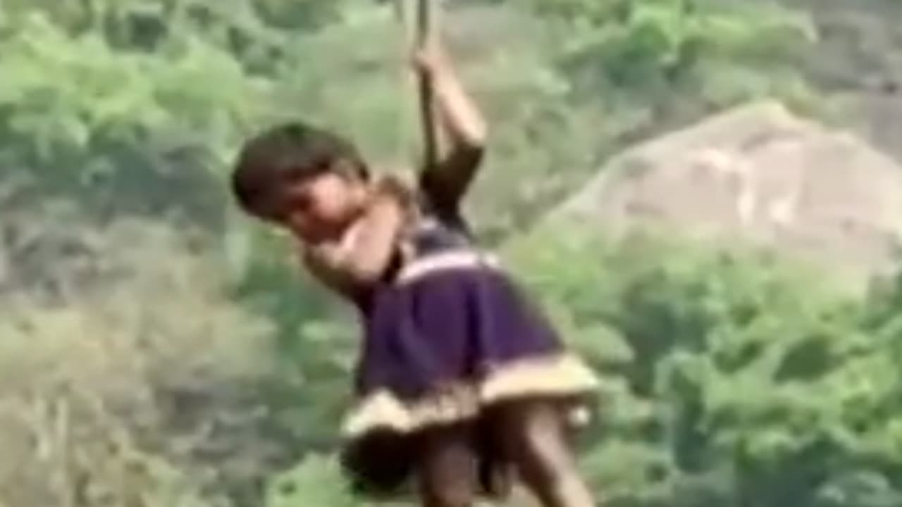 देवघर रोपवे हादसा : 24 घंटे तक ट्रॉली में लटकते 34 लोगों को किया गया रेस्क्यू, 13 लोग अब भी फंसे