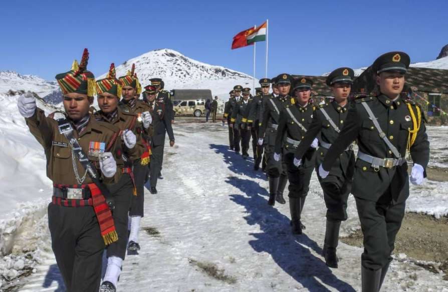 India China Faceoff : …अब इन क्षेत्रों से पीछे हटेगी चीनी सेना! 12 घंटे तक चली कमाडंर स्तर की वार्ता India China Faceoff : …अब इन क्षेत्रों से पीछे हटेगी चीनी सेना! 12 घंटे तक चली कमाडंर स्तर की वार्ता