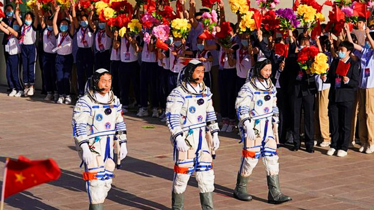 चीनी अंतरिक्ष स्टेशन का निर्माण पूरा करने के लिए चीन ने अंतरिक्ष यात्रियों का दल भेजा