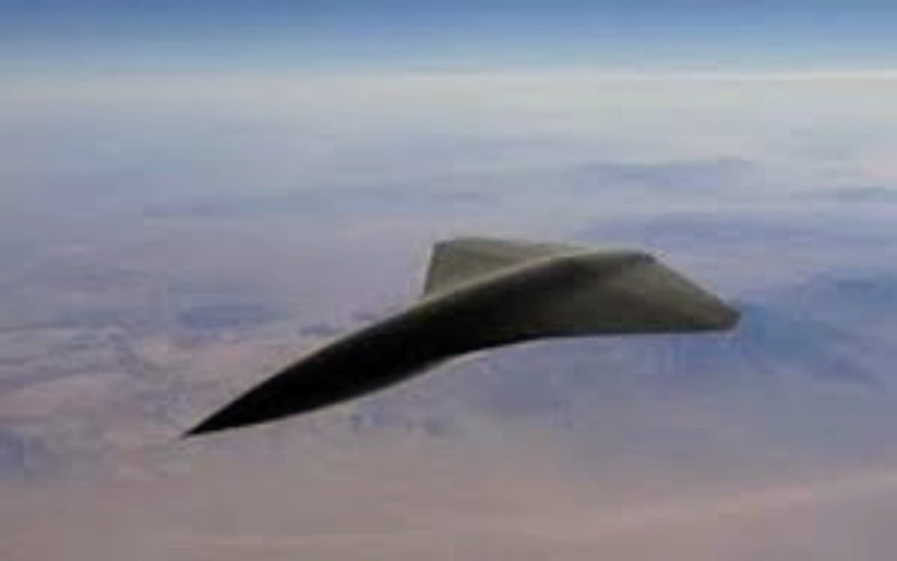 China: अमेरिकी रिपोर्ट में बड़ा खुलासा, जासूसी के लिए चीन तैयार कर रहा सुपरसोनिक स्पाई ड्रोन