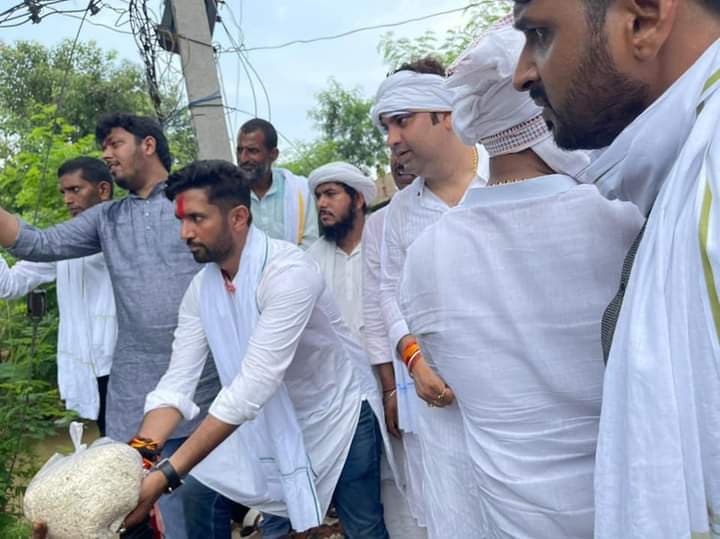 हाजीपुर में चाचा पशुपति पारस की घेराबंदी में जुटे चिराग पासवान? राघोपुर पहुंच बाढ़ पीड़ितों का जाना हाल