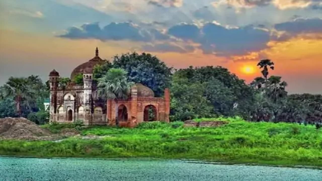 ताजमहल के वास्तुकला पर निर्मित है छपरा का ये 300 वर्ष पुराना डच मकबरा, ध्यान न देने से बन रहा खंडहर