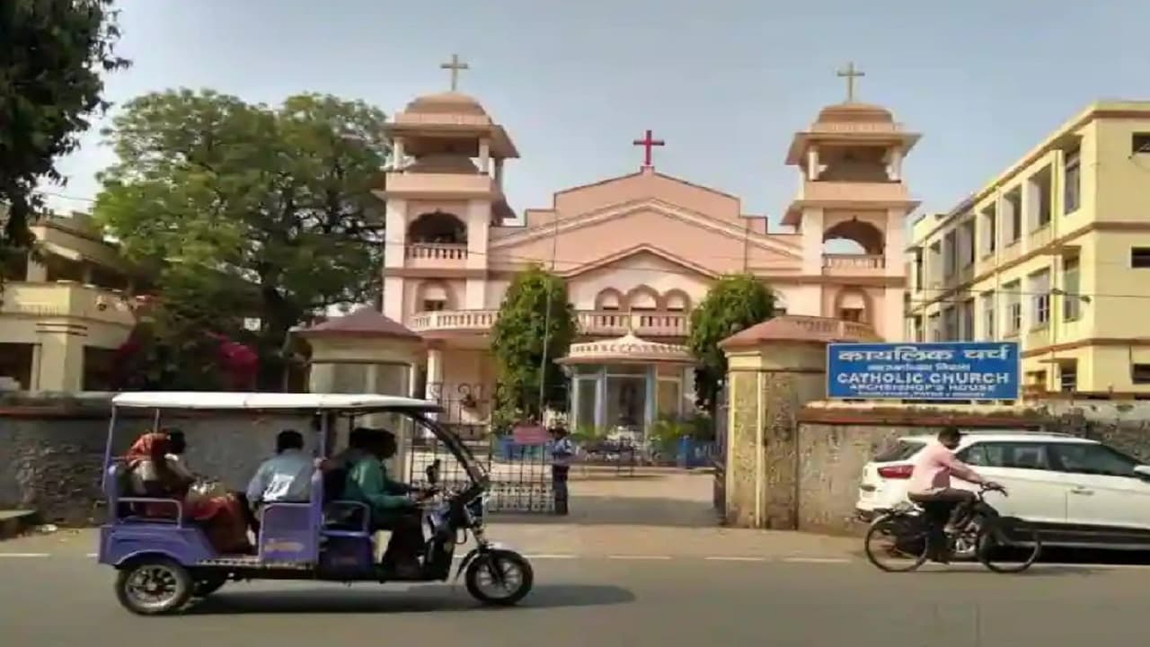 Merry Christmas: संत जोसेफ चर्च में माता मरियम से मांगी हर मन्नत होती पूरी, क्रिसमस होगी ये खास व्यवस्था