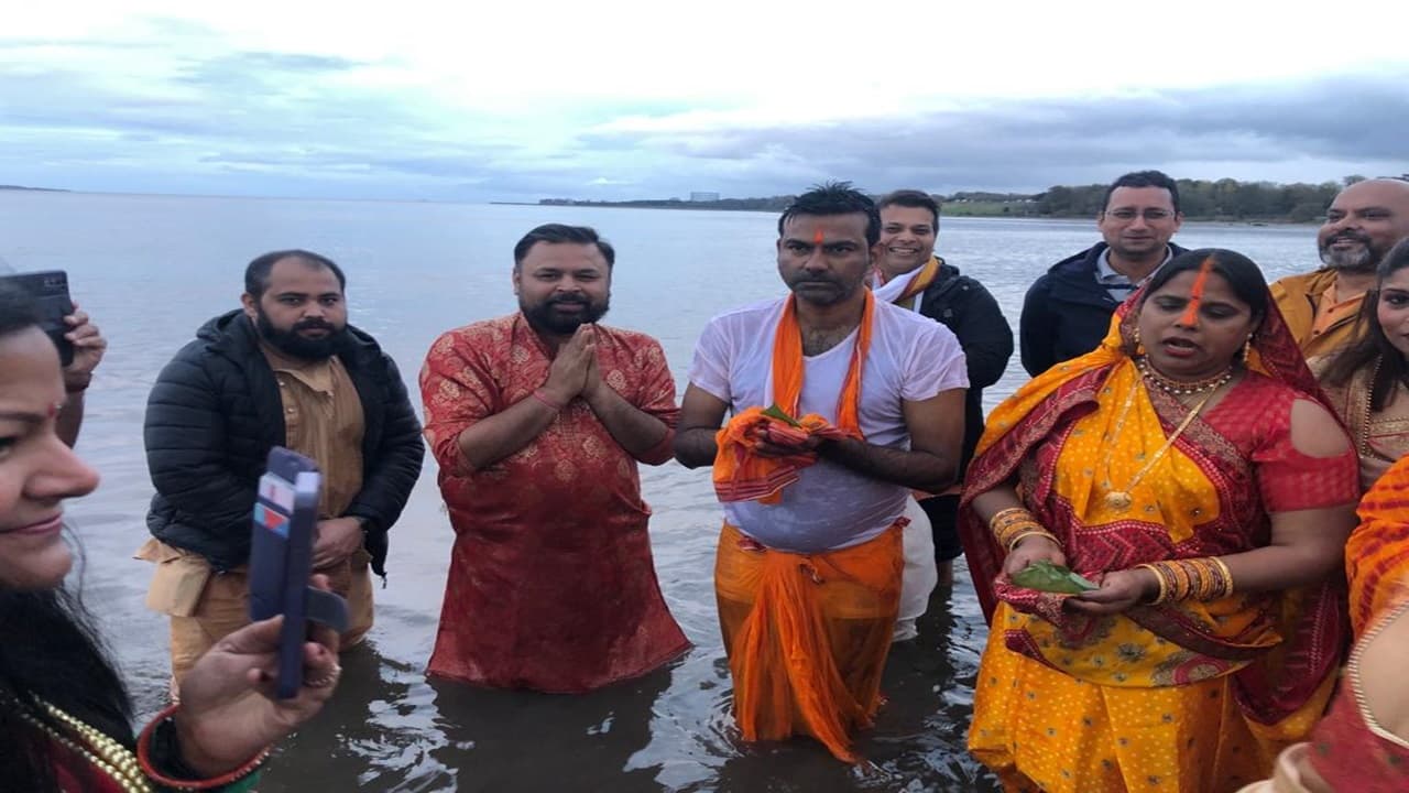 Chhath Puja: विदेशों में भी महापर्व की धूम, सात समंदर पार एडिनबर्ग में छठ मनाएंगे 75 प्रवासी बिहारी परिवार