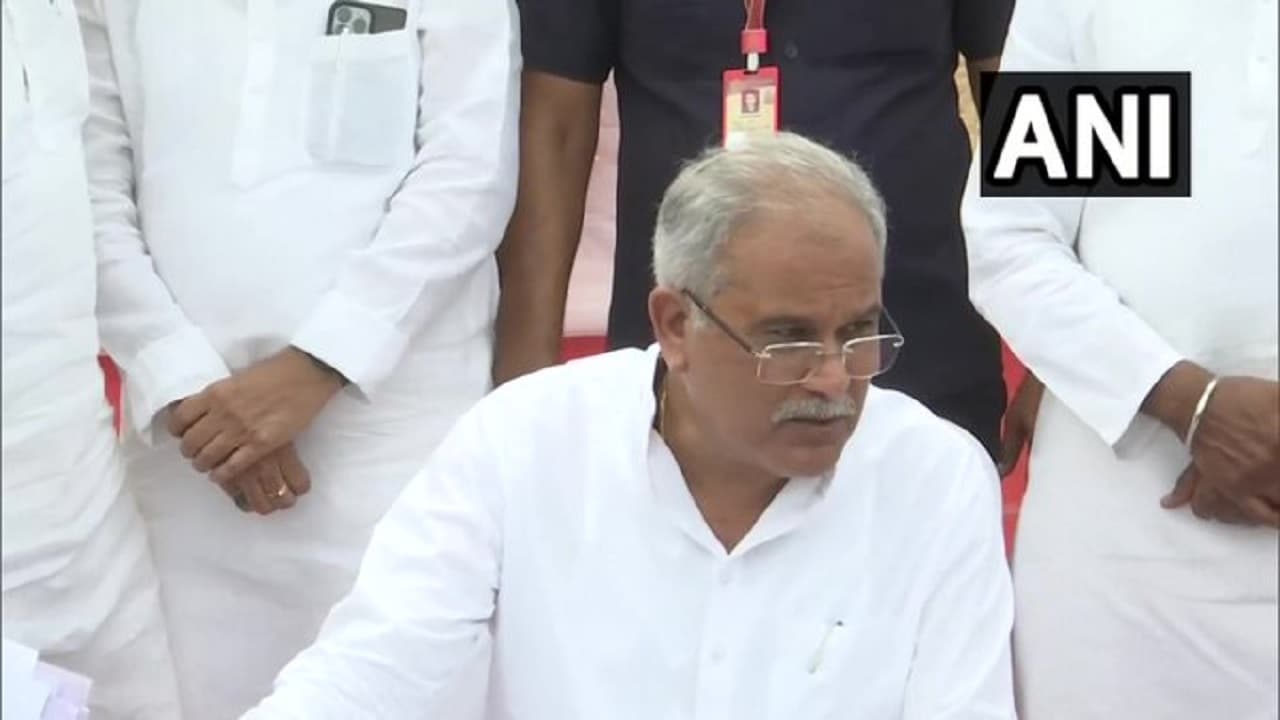CM भूपेश बघेल का पीएम मोदी पर बड़ा आरोप, कहा- बजरंग बली के नाम पर गुंडागर्दी उचित नहीं CM भूपेश बघेल का पीएम मोदी पर बड़ा आरोप, कहा- बजरंग बली के नाम पर गुंडागर्दी उचित नहीं