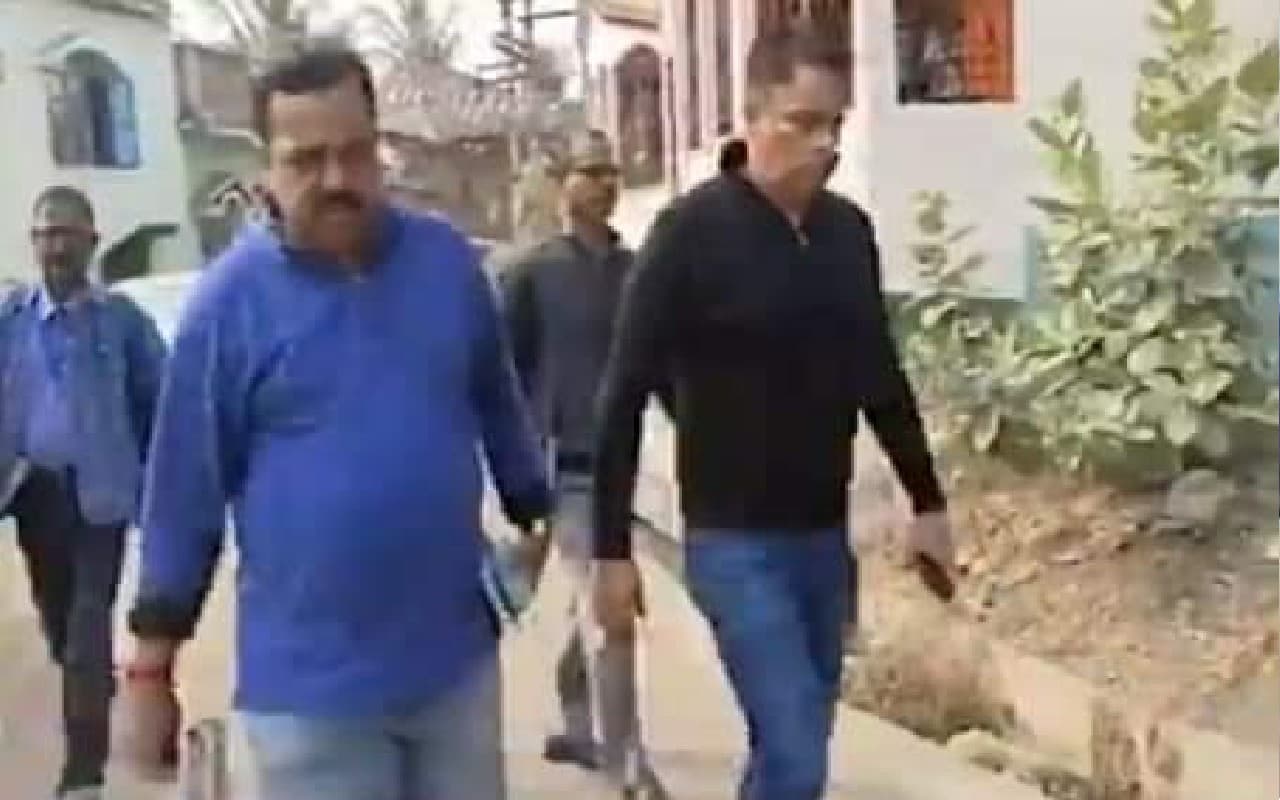 सीआईडी टीम मृतक लालन शेख के ससुराल बागतुई ग्राम पूछताछ के लिए पहुंची,अनुब्रत फिलहाल नहीं जा रहे है दिल्ली