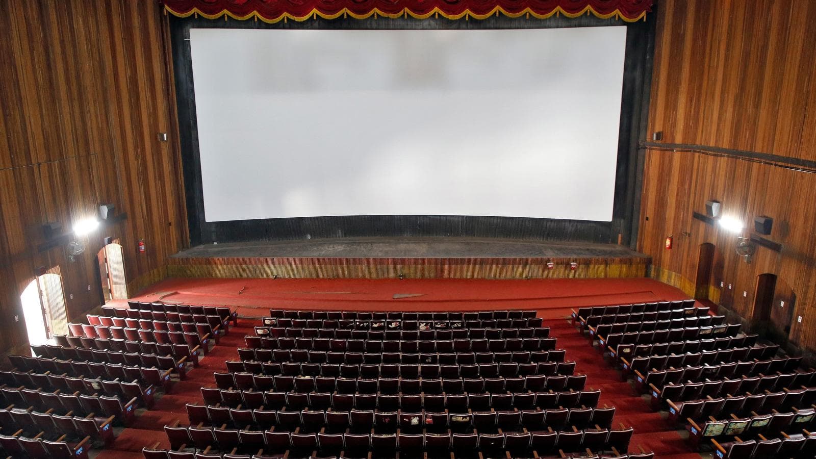 लखनऊ के इन 12 सिनेमा घरों में फ्री में देख सकेंगे फिल्में, जानें कैसे मिलेगी सीट और क्या है टाइमिंग?