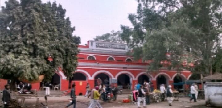 छपरा कोर्ट परिसर में आरोपित को गिरफ्तार करने पर भड़के वकील, विरोध के बाद बैरंग लौटी पुलिस