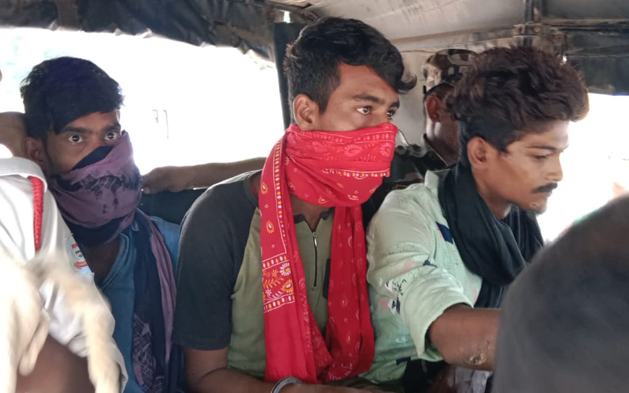 Jharkhand Crime News: चक्रधरपुर में जीभ काटने मामले में पुलिस ने 3 आरोपियों को किया गिरफ्तार