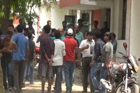 MIT कॉलेज कैंपस: मुजफ्फरपुर में स्टूडेंट्स और पुलिस के बीच झड़प, सिपाही को पीटा, पिस्टल भी छीनी