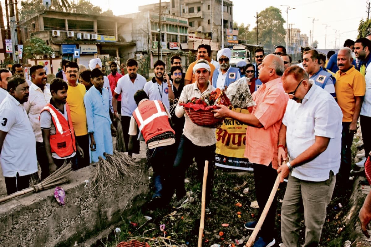झारखंड के इन तीन जिलों में प्रभात खबर ने चलाया सफाई अभियान, नगर निकाय समेत पूर्व विधायक भी हुए शामिल