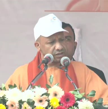 CM योगी बोले- G20 के जरिए सनातन सोच को उजागर करने का अवसर, भारत ने दिखाई अपनी ताकत, वॉकाथन को दिखाई हरी झंडी..