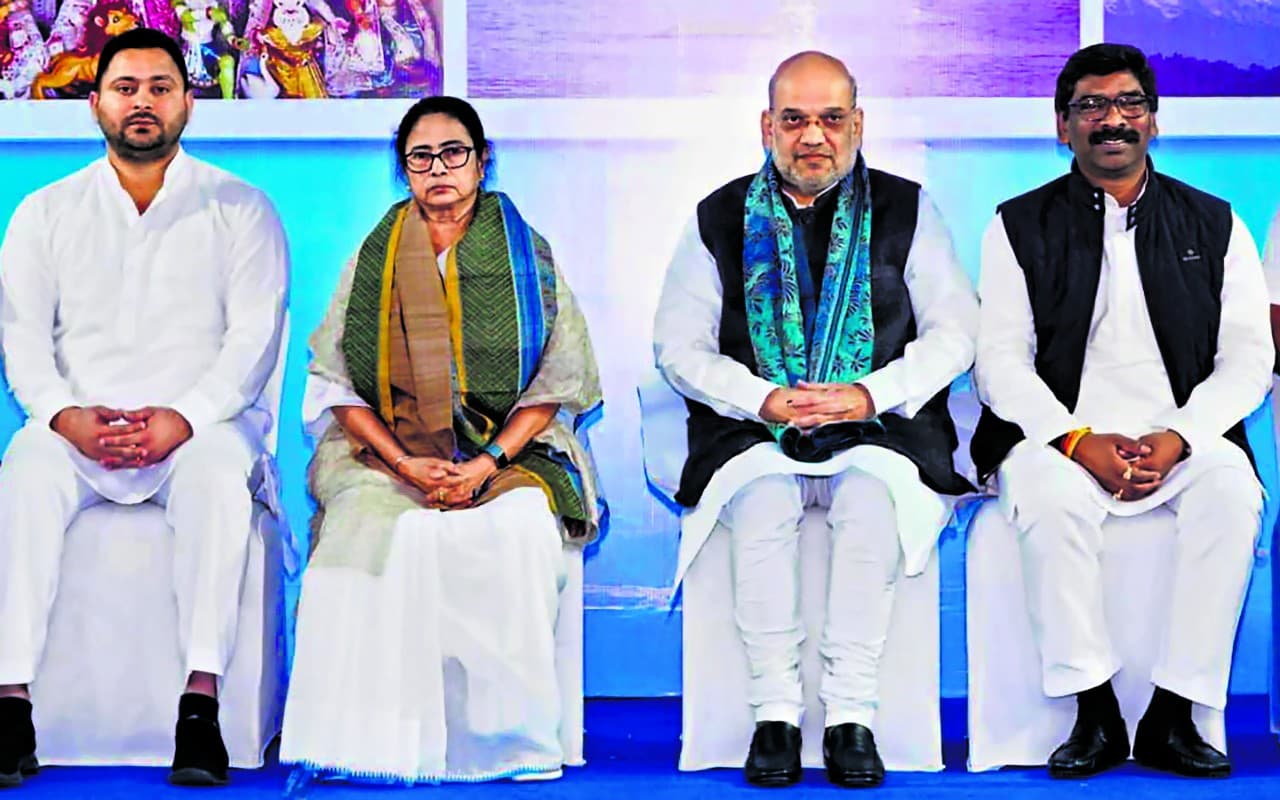 CM हेमंत सोरेन ने गृह मंत्री के समक्ष रखी मांग, कहा- सेना में आदिवासी रेजिमेंट का हो गठन